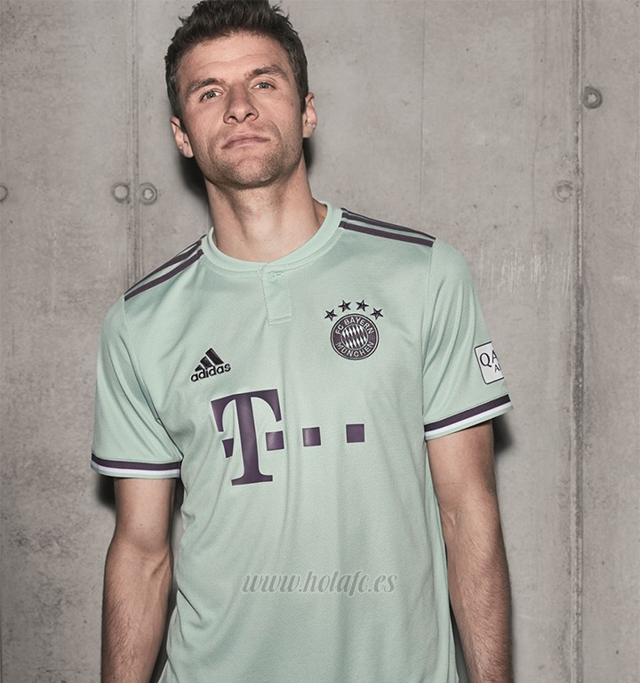 bayern-munich-adidas-away-kit-2018-19-muller.jpg