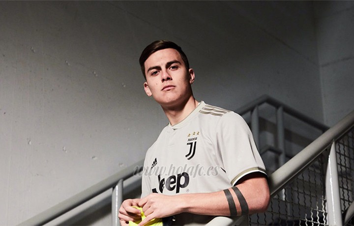 18JuventusAway-1021x580.jpg