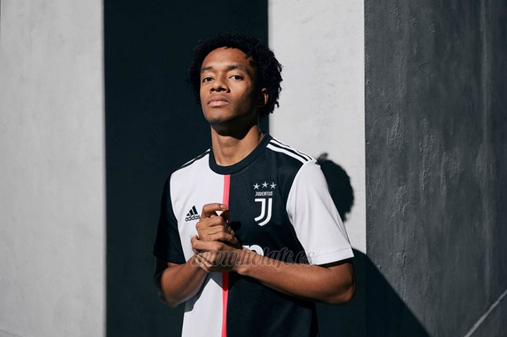 Juventus-2019-20-Home-Kit.jpg